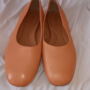 Women's light orange/brown Born flats size 8